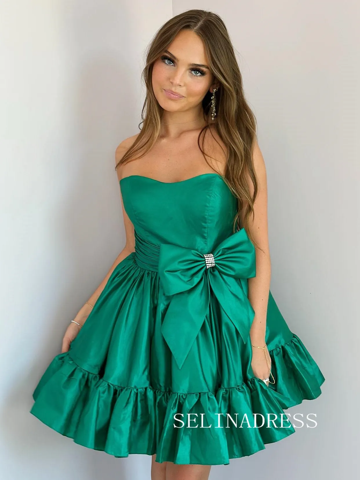 Green Steapless Homecoming Dress With Bowknot Short Prom Dress EWR521