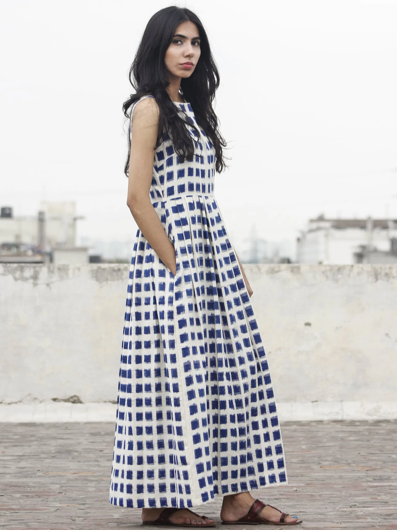 Ivory Indigo Long Sleeveless Handwoven Double Ikat Dress With Knife Pleats & Side Pockets - D32F918