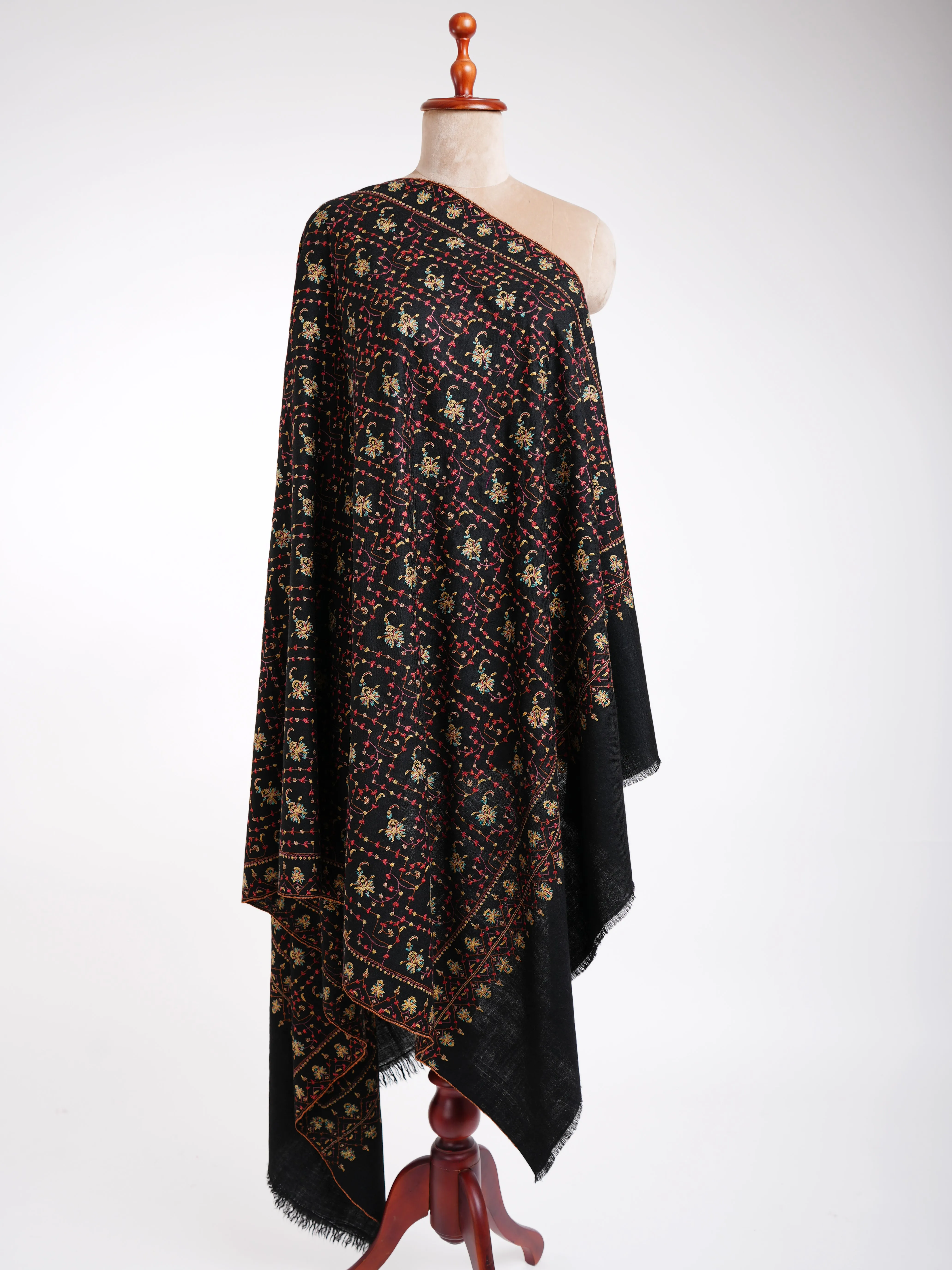 Pretty Black Kashmiri Pashmina Shawl