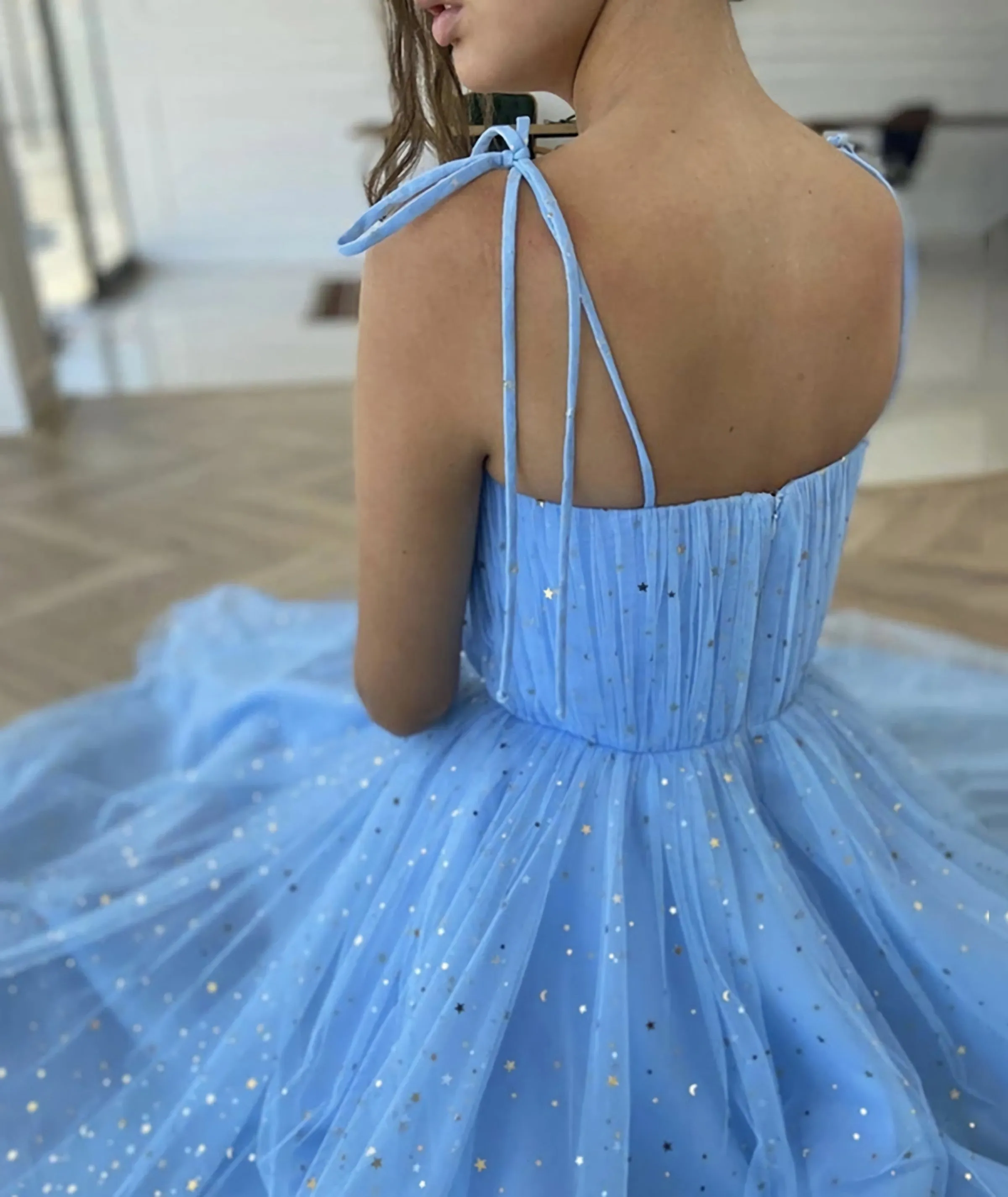 Spaghetti Straps Blue Tea Length Tulle Prom Dresses